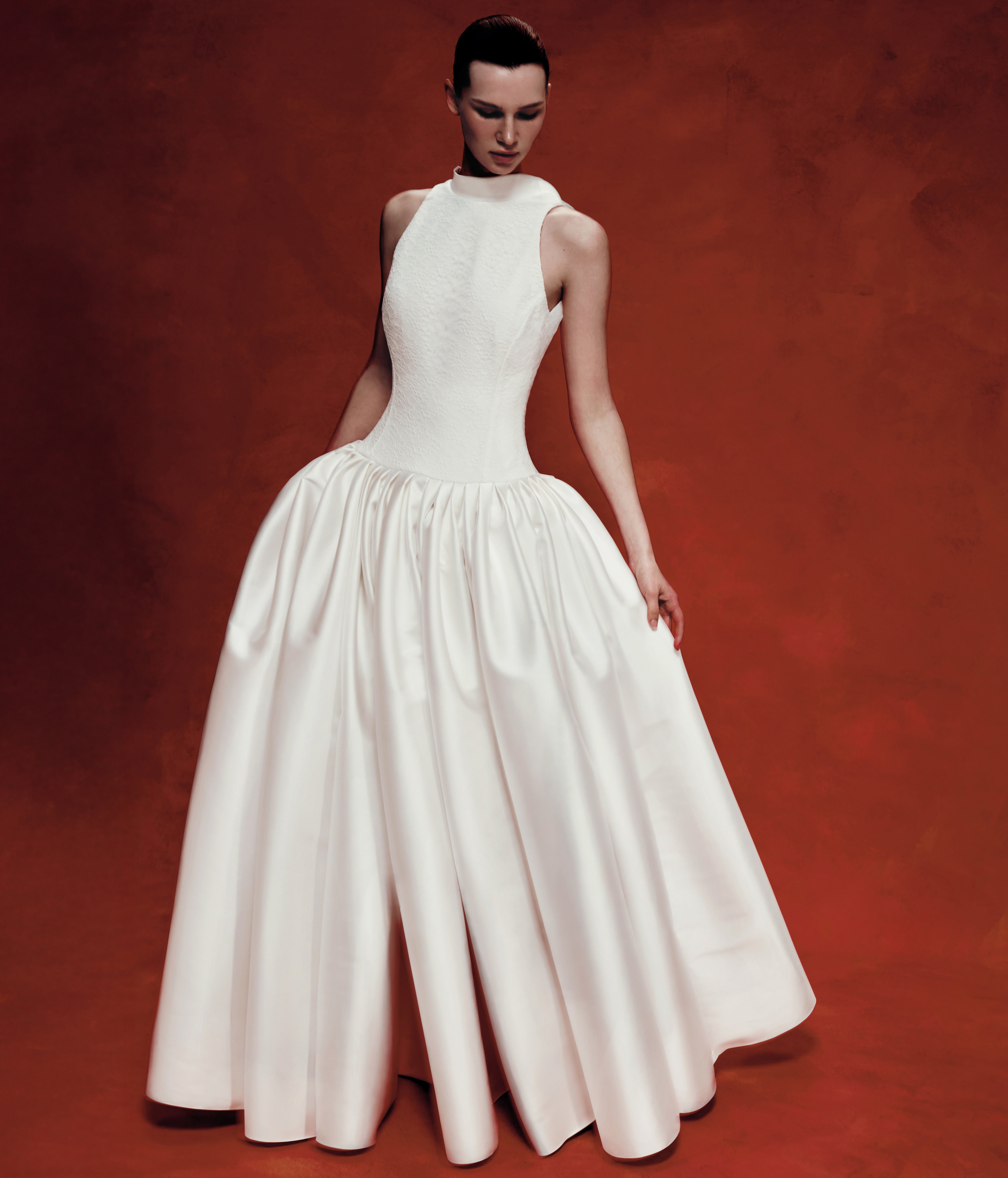 Lace and satin maxi dress with a voluminous skirt