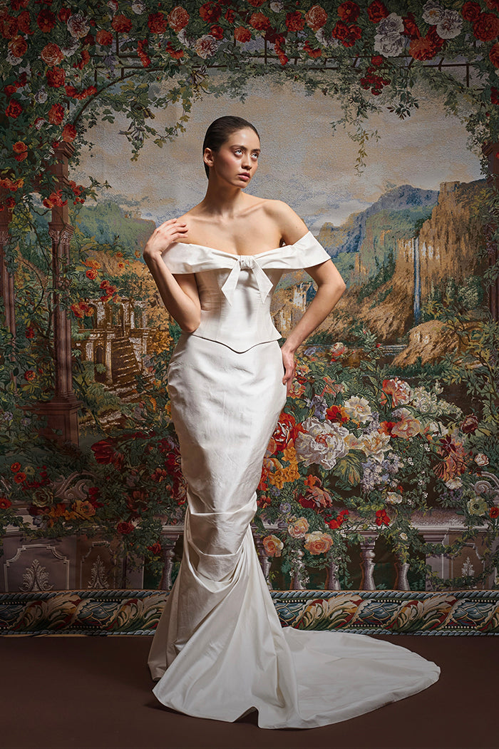 Wild silk corset with a bow