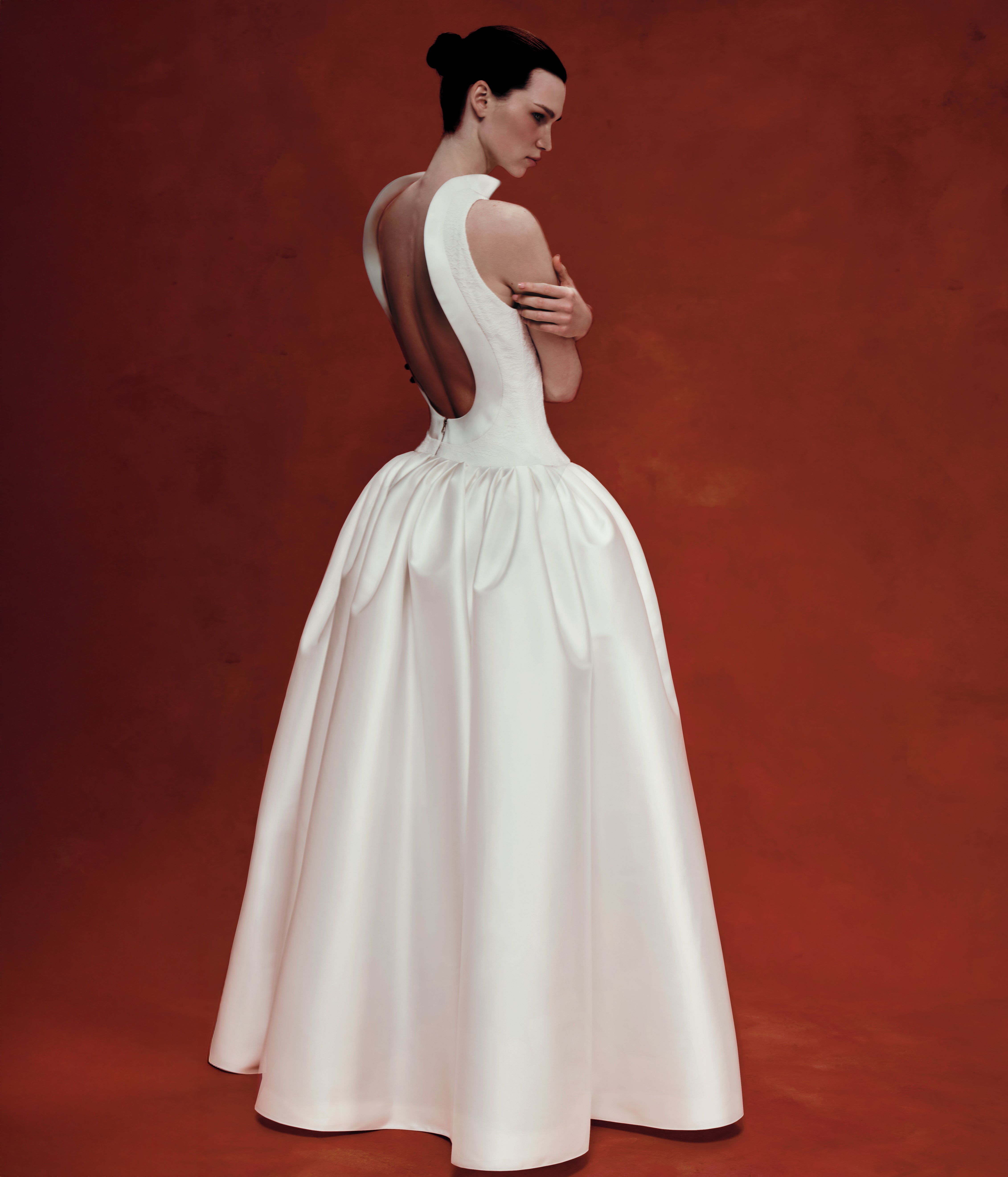 Lace and satin maxi dress with a voluminous skirt