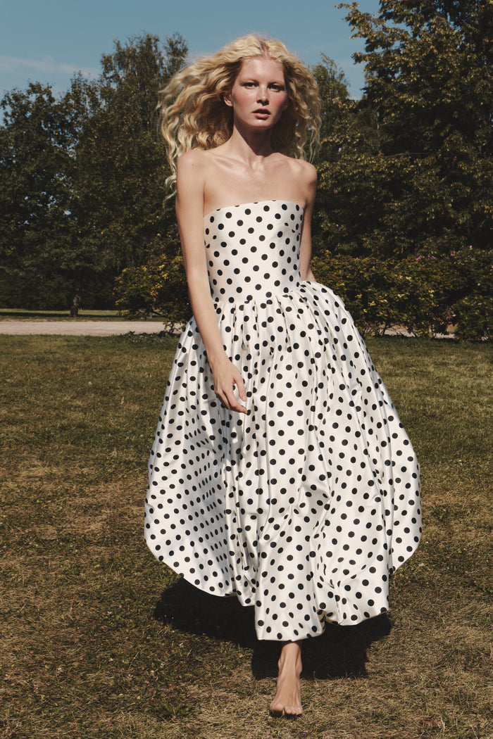 Satin midi dress with a voluminous skirt