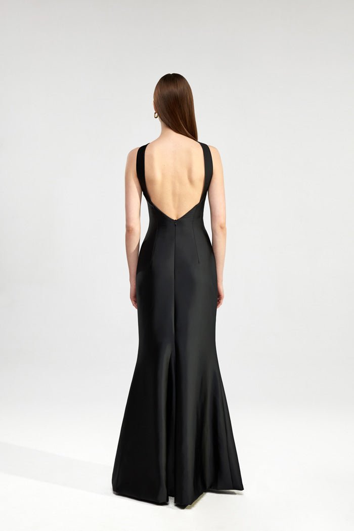 Open-back satin maxi dress with halterneck – Rasario
