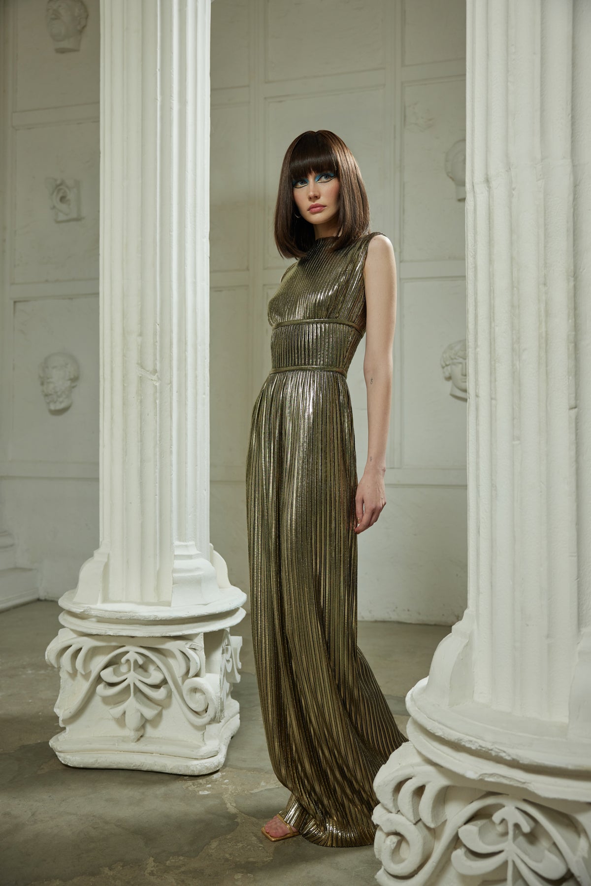 Pleated maxi dress trimmed with edging – Rasario