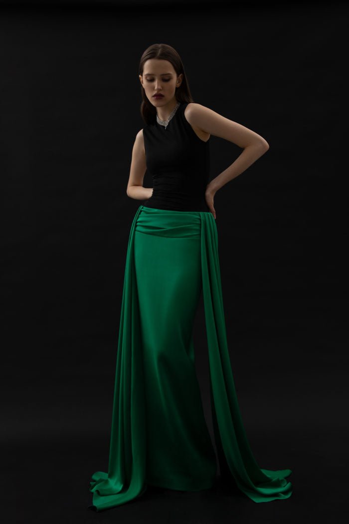 Satin and biflex gown with a train – Rasario