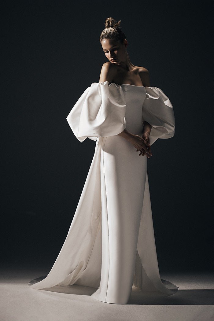 Satin gown with detachable voluminous sleeves and cape – Rasario