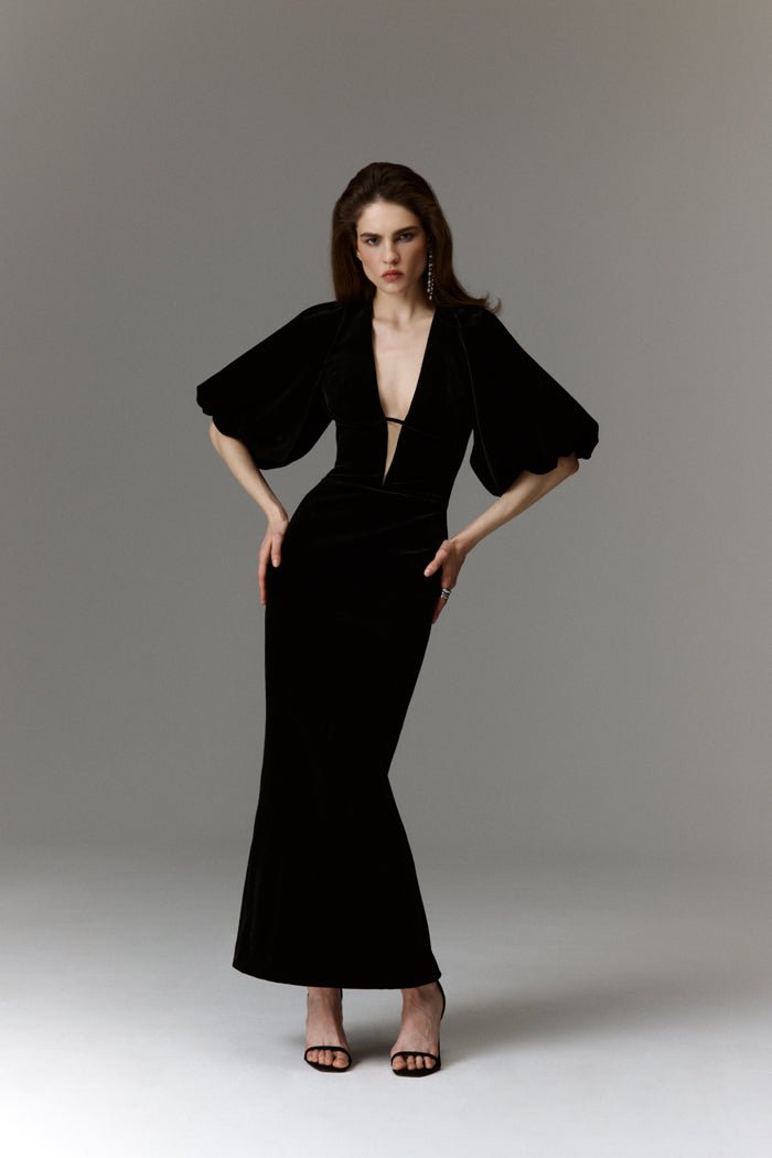 Velvet long midi dress with voluminous sleeves and a cutout – Rasario