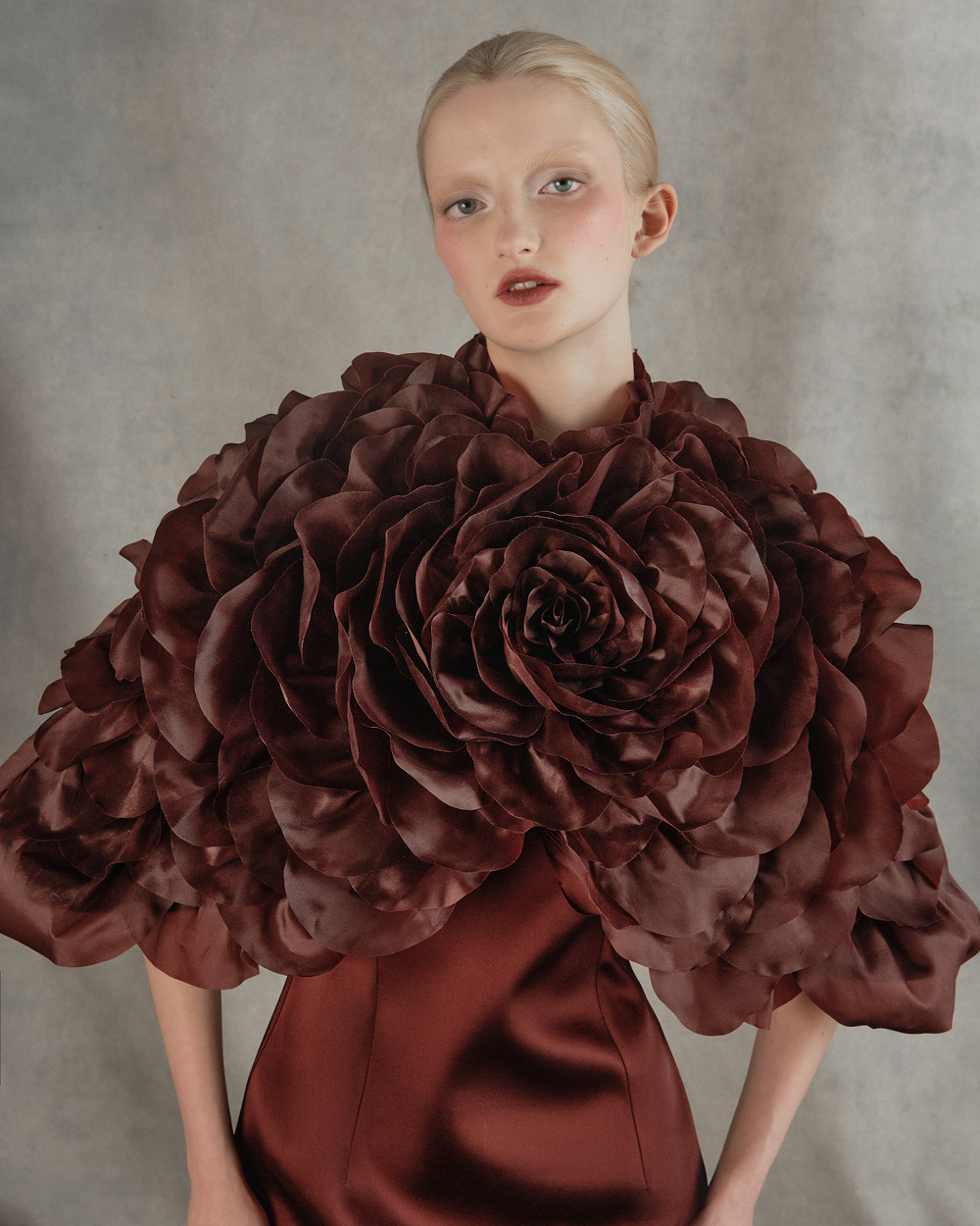 Cropped silk organza cape with an oversized flower – Rasario