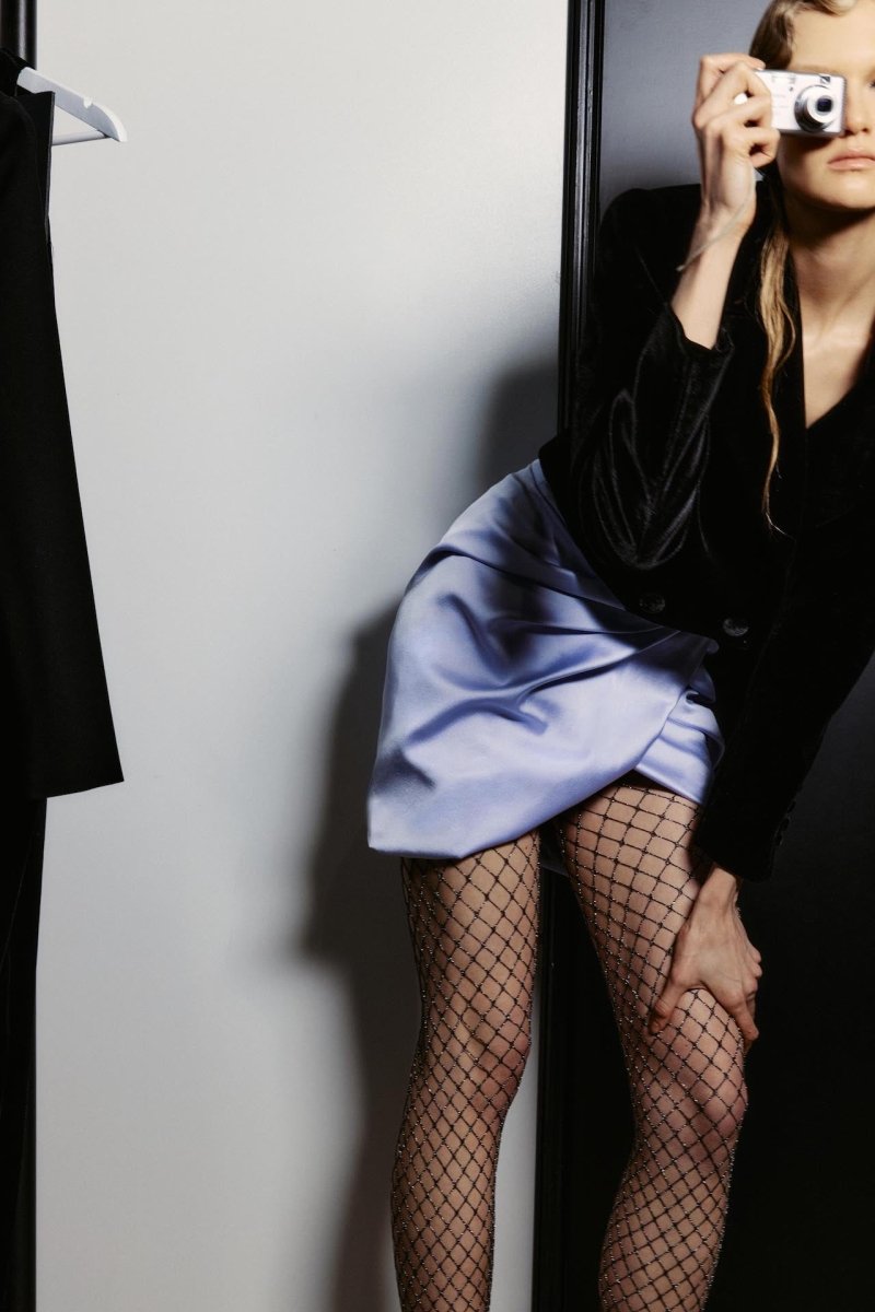 Cropped velvet jacket – Color: Black – RASARIO Online Boutique