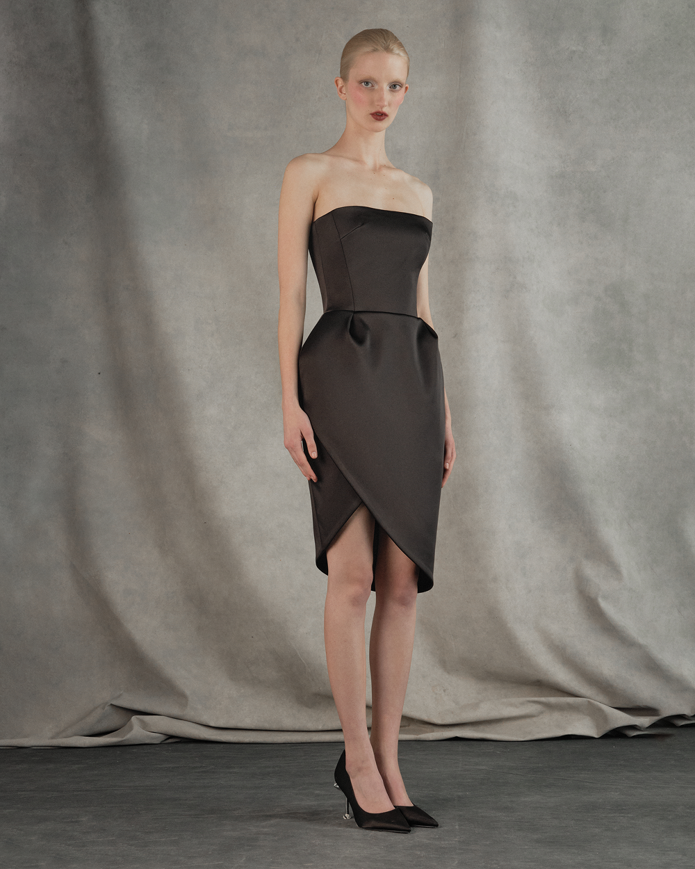 Satin mini dress with a voluminous skirt