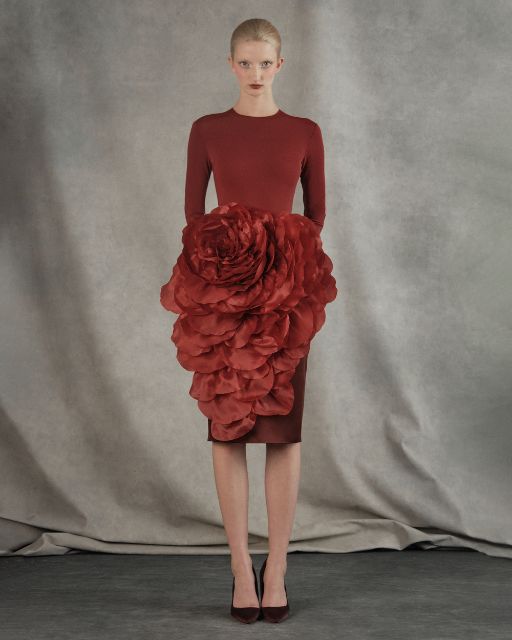 Knit midi dress with a silk organza flower