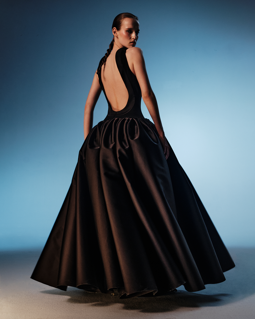 Crepe and satin maxi dress with a voluminous skirt