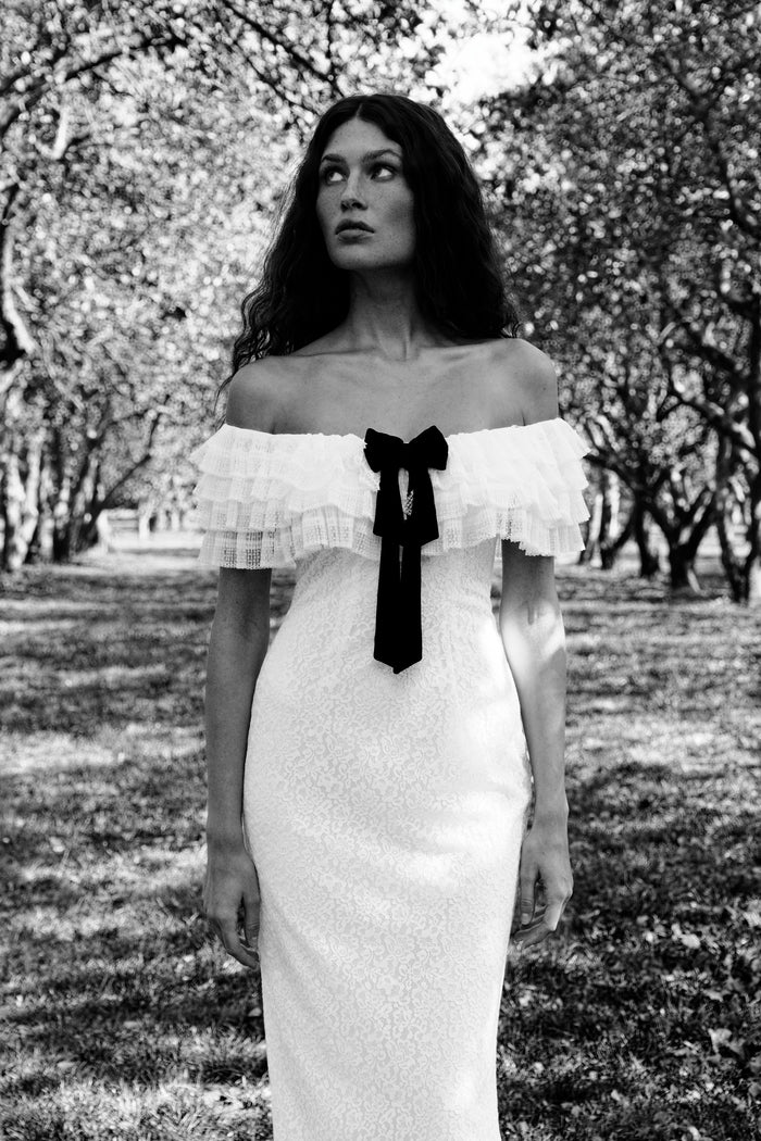 Lace midi dress with a velvet bow 34 (FR) / White Lace midi dress with a velvet bow 34 (FR) / White