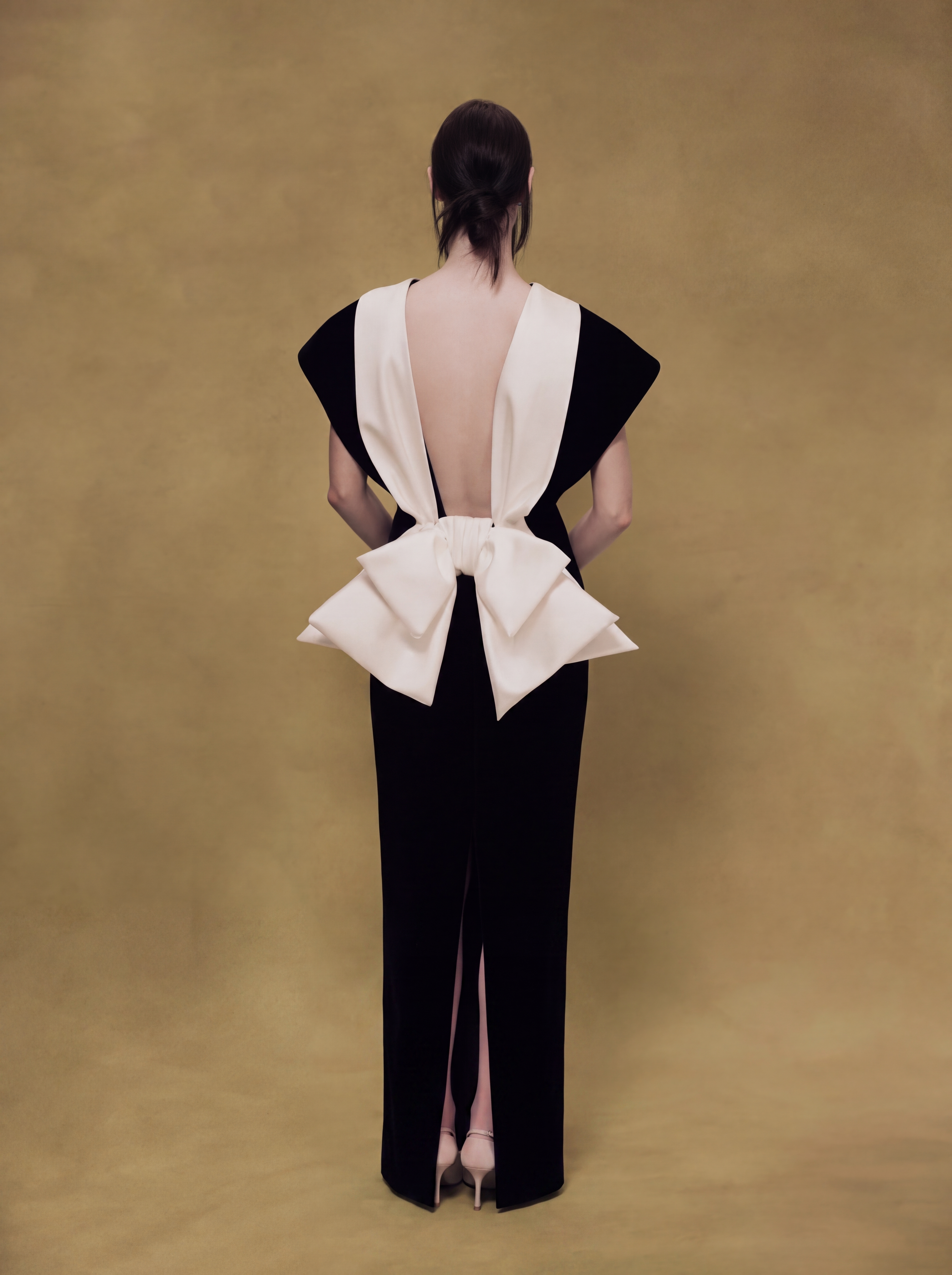 Velvet dress with a deep cutout on the back
