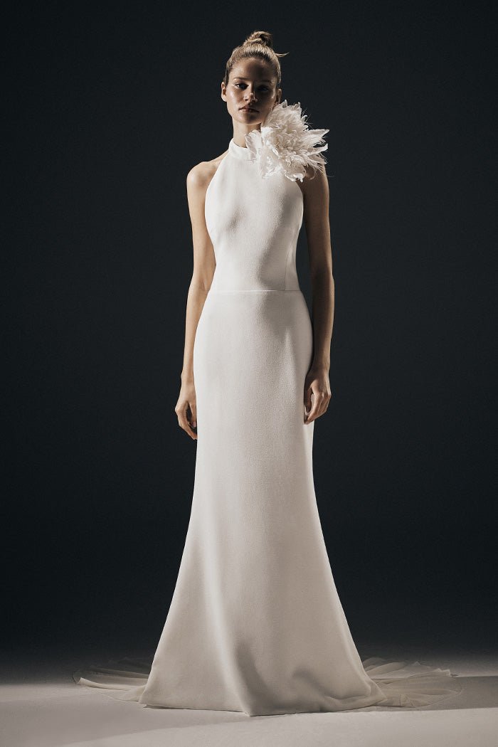 Crepe maxi dress with an opened back – Rasario