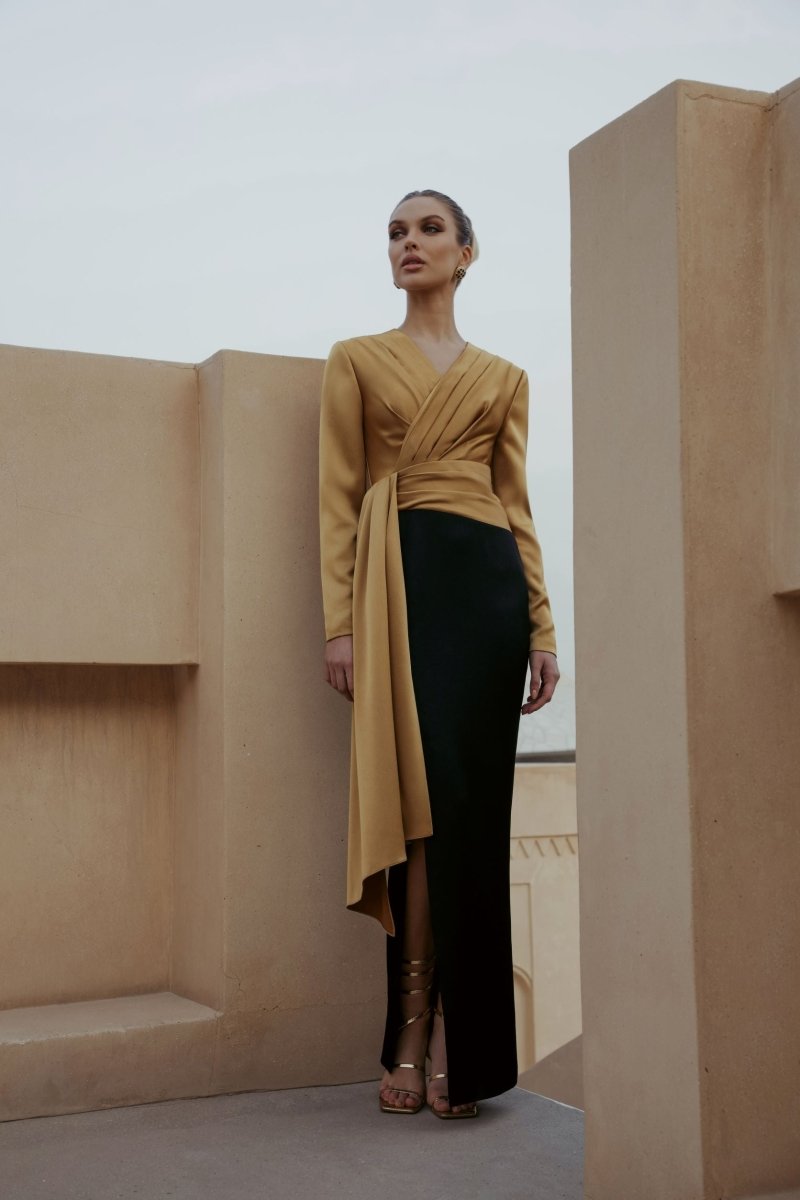 Draped satin maxi dress with voluminous shoulders – Rasario