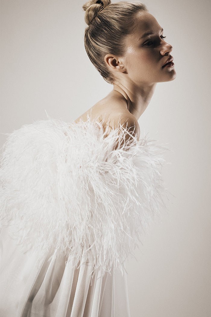Feather-trimmed silk chiffon maxi cape – – RASARIO Online Boutique 46 (FR)