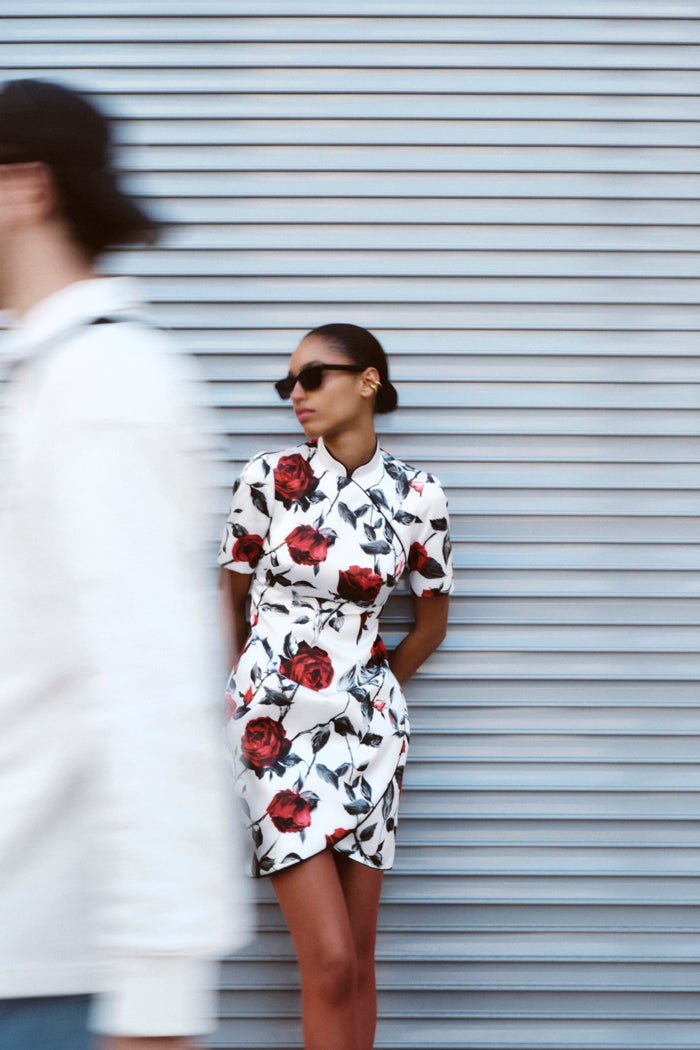 Printed satin mini dress with a slit – Rasario