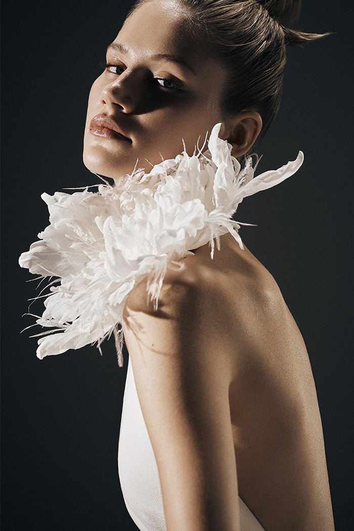 Silk flower brooch with fringes – Rasario